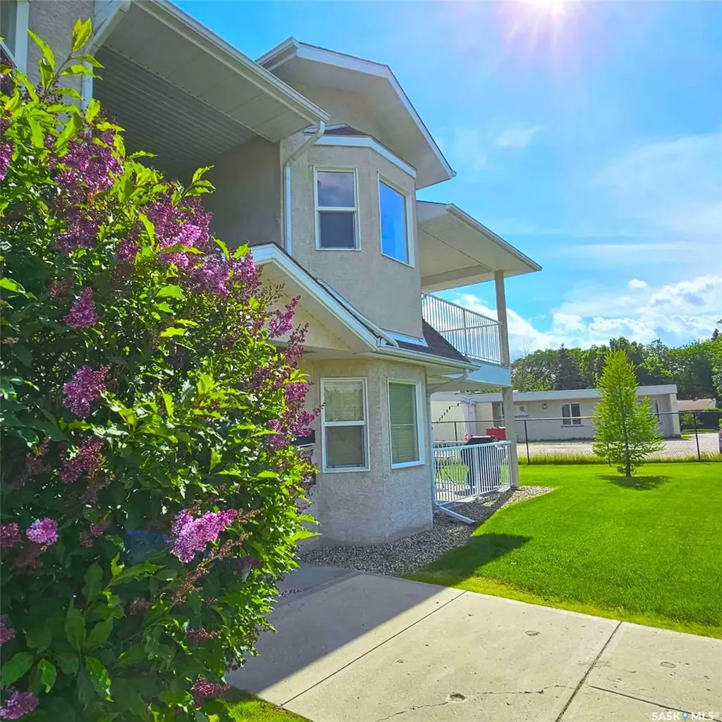 1075 Birchwood Place Regina SK S4S 7L1