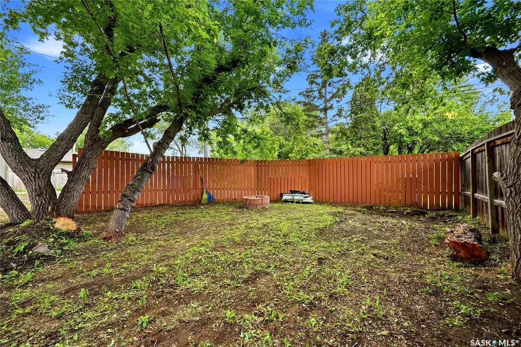 1736 Connaught Street Regina SK S4T 4T2