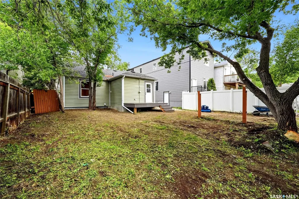 1736 Connaught Street Regina SK S4T 4T2