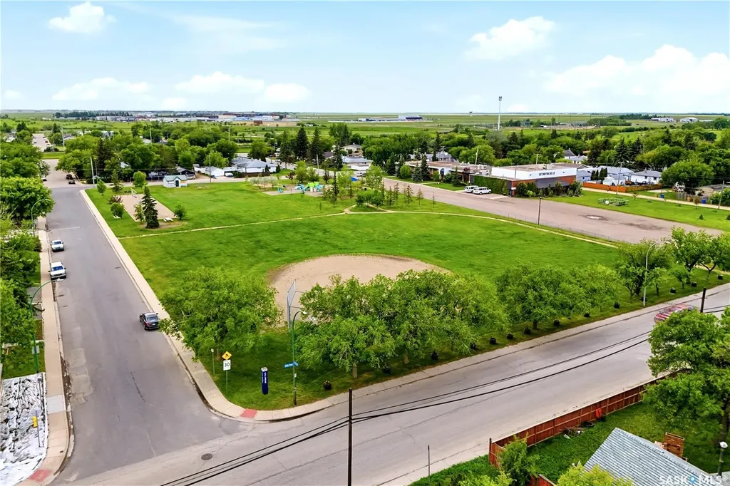 1736 Connaught Street Regina SK S4T 4T2