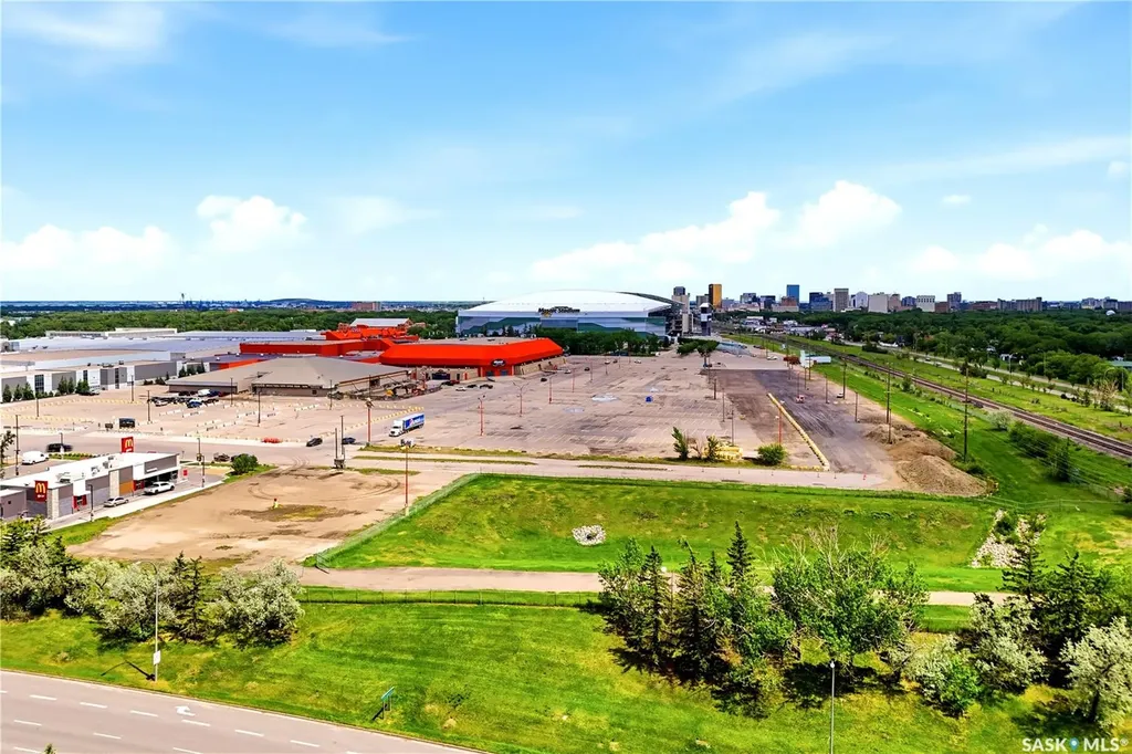 1736 Connaught Street Regina SK S4T 4T2