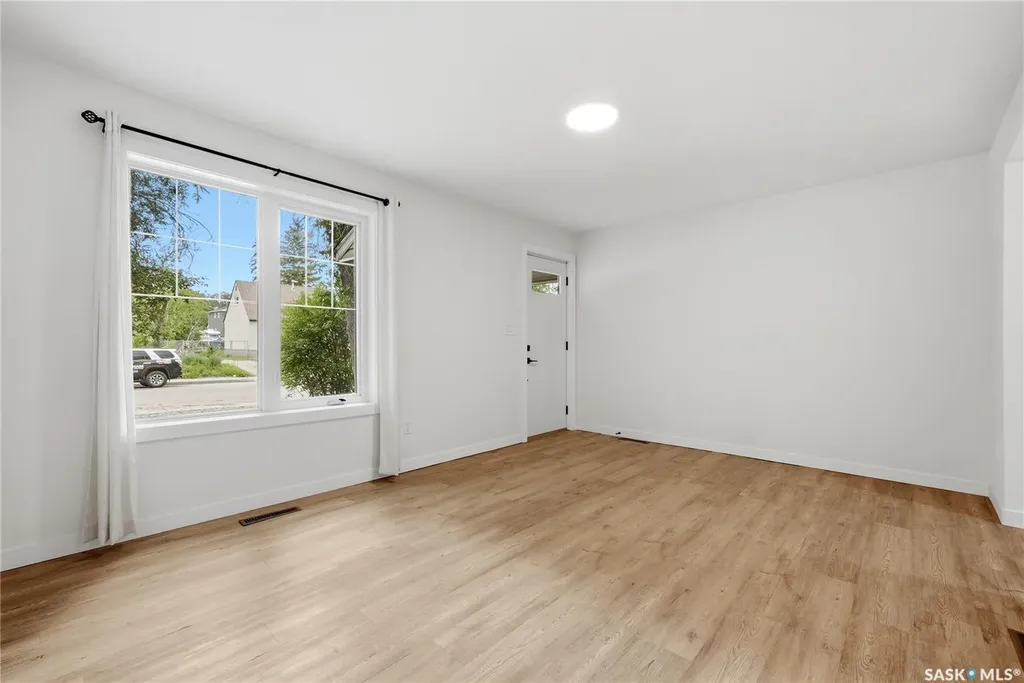 1736 Connaught Street Regina SK S4T 4T2