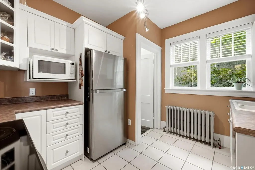 2917 Robinson Street Regina SK S4S 1V2
