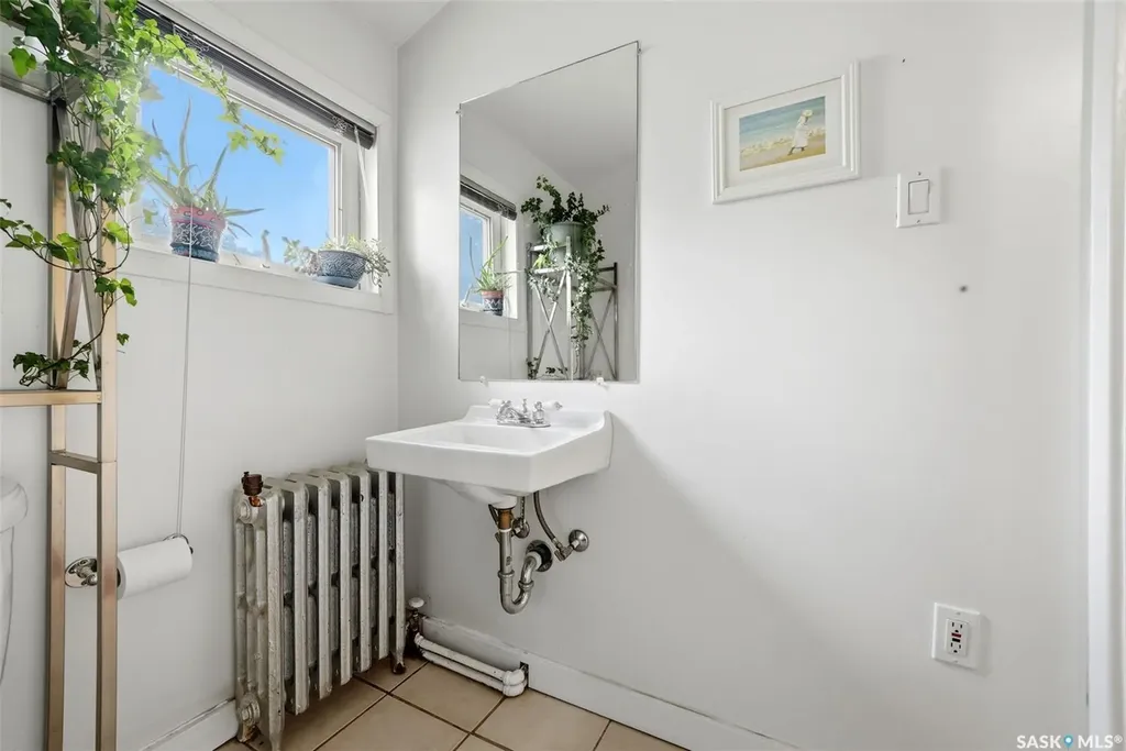 2917 Robinson Street Regina SK S4S 1V2