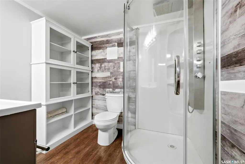 2917 Robinson Street Regina SK S4S 1V2