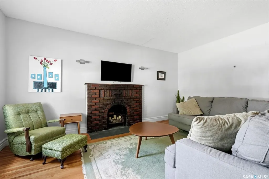 2917 Robinson Street Regina SK S4S 1V2
