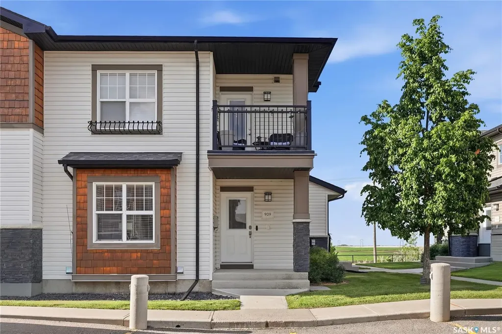 1015 Patrick Crescent Saskatoon SK S7W 0M4