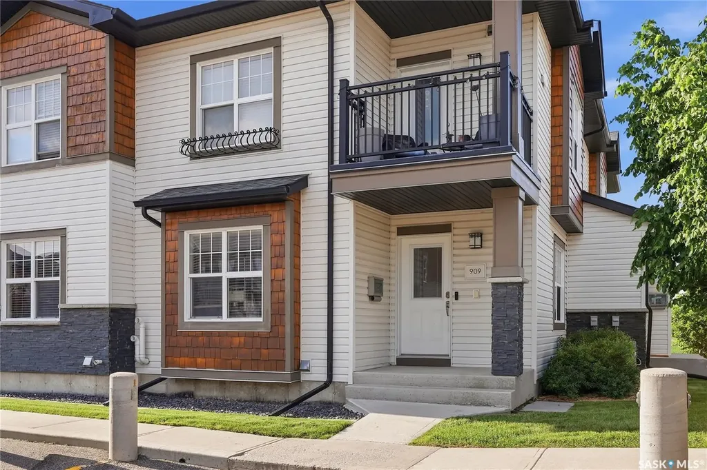1015 Patrick Crescent Saskatoon SK S7W 0M4