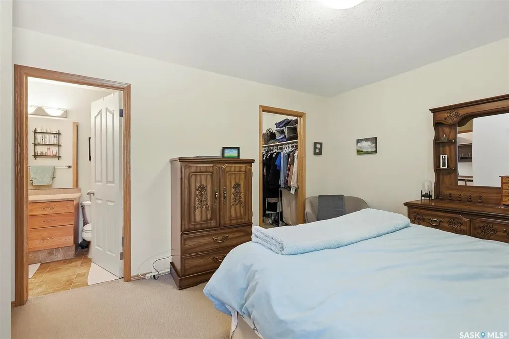 212 Mount Royal Place Regina SK S4T 7X9