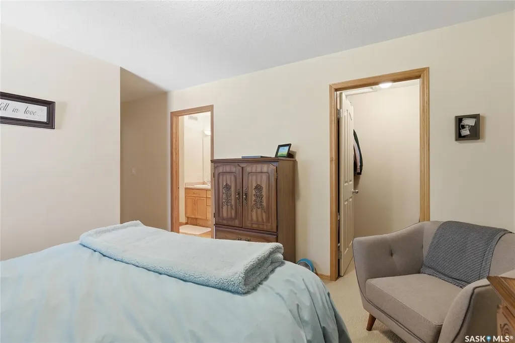 212 Mount Royal Place Regina SK S4T 7X9