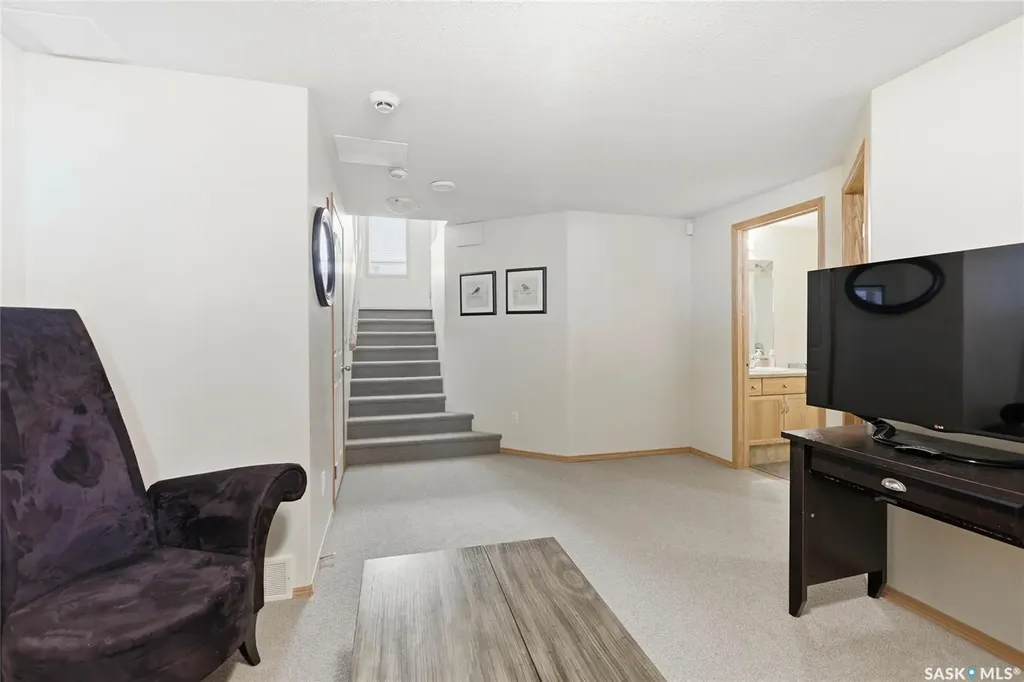 212 Mount Royal Place Regina SK S4T 7X9