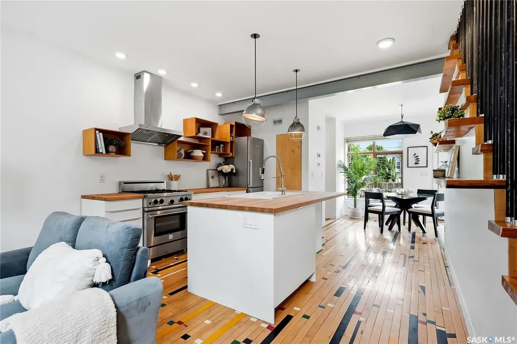 518 G Avenue S Saskatoon SK S7M 1V6