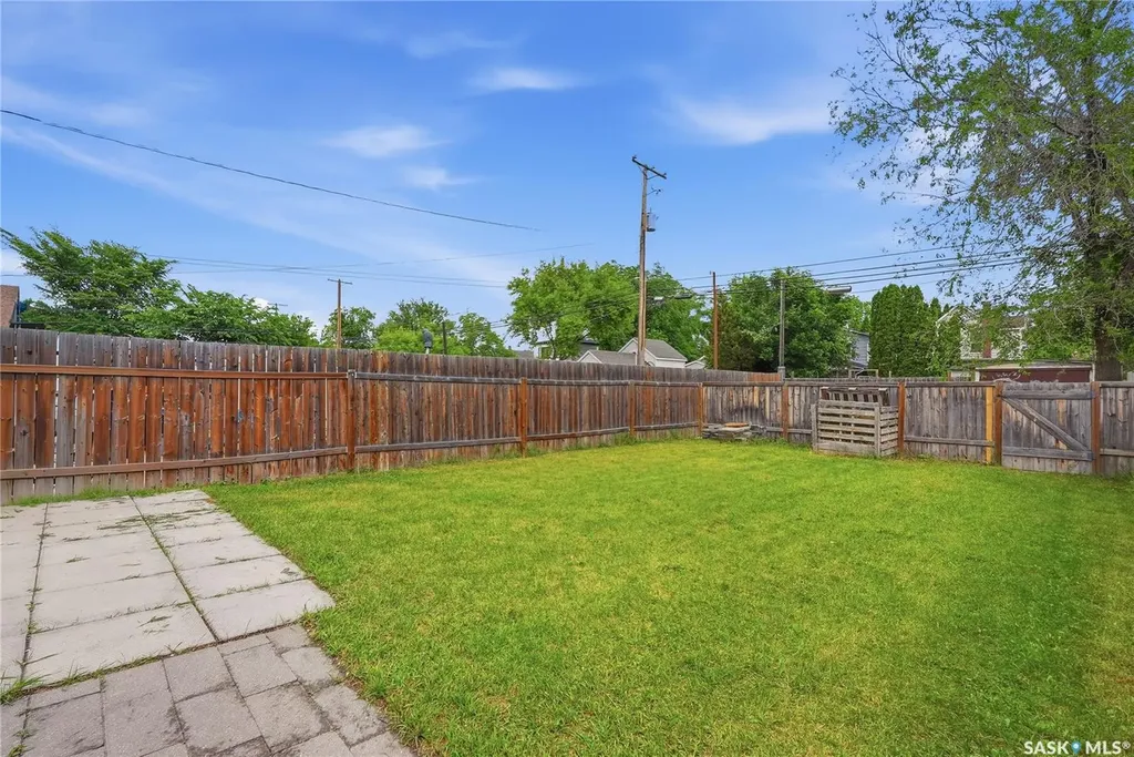518 G Avenue S Saskatoon SK S7M 1V6