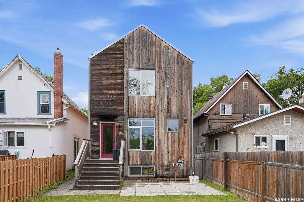 518 G Avenue S Saskatoon SK S7M 1V6