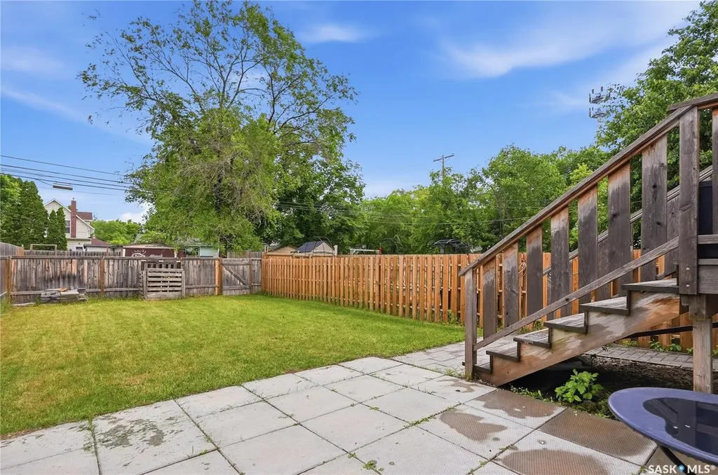 518 G Avenue S Saskatoon SK S7M 1V6