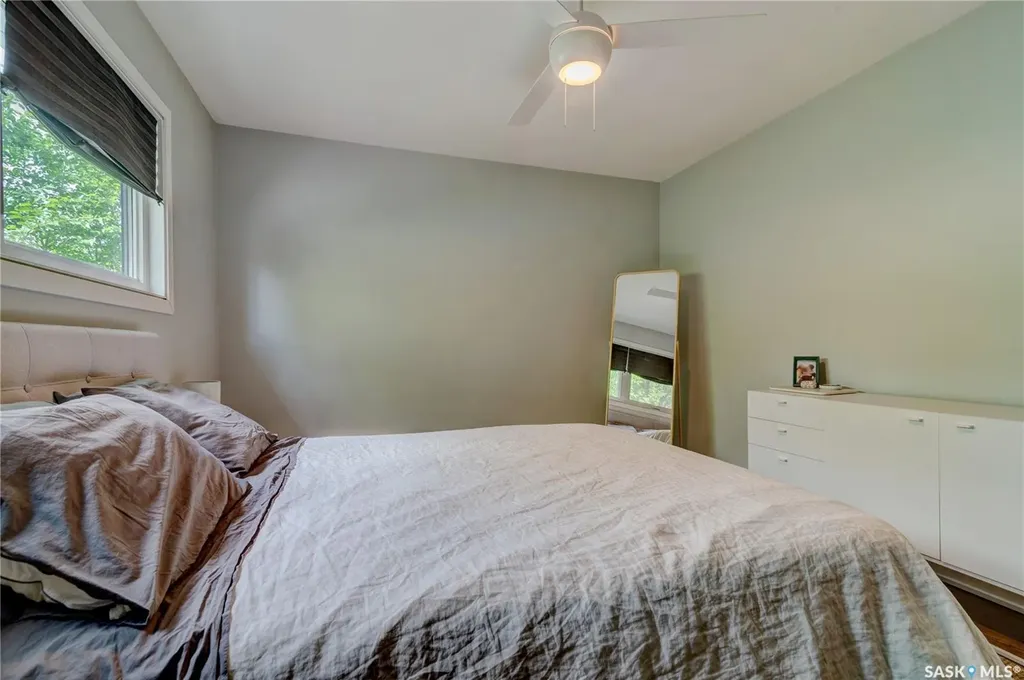2552 Elliott Street E Regina SK S4N 3H5