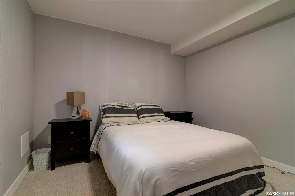 2552 Elliott Street E Regina SK S4N 3H5