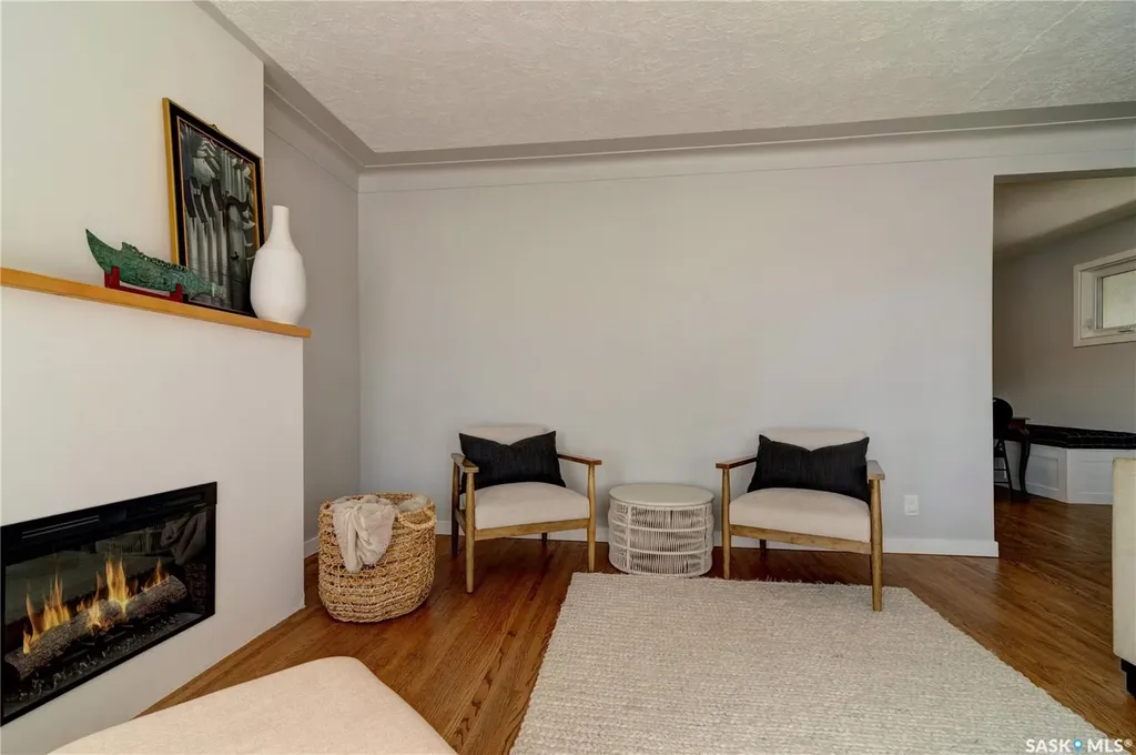2552 Elliott Street E Regina SK S4N 3H5