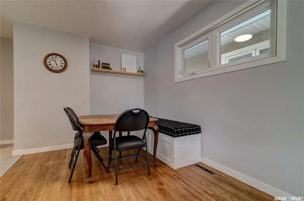 2552 Elliott Street E Regina SK S4N 3H5