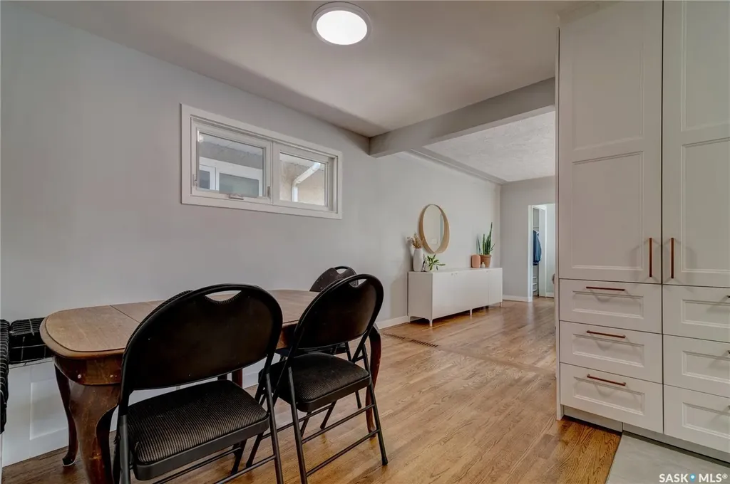 2552 Elliott Street E Regina SK S4N 3H5