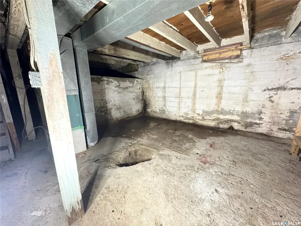 200 Otter Street Cut Knife SK S0M 0N0