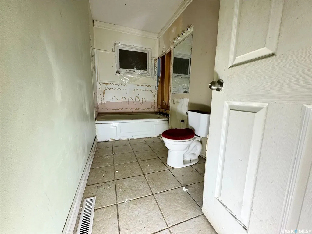 200 Otter Street Cut Knife SK S0M 0N0