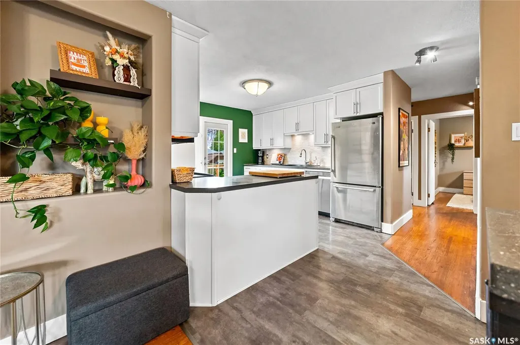 607 E 18th Avenue Regina SK S4N 1E6