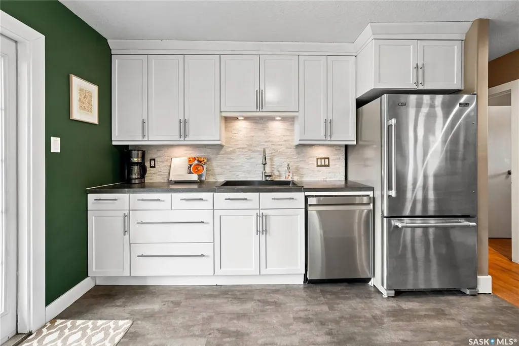 607 E 18th Avenue Regina SK S4N 1E6