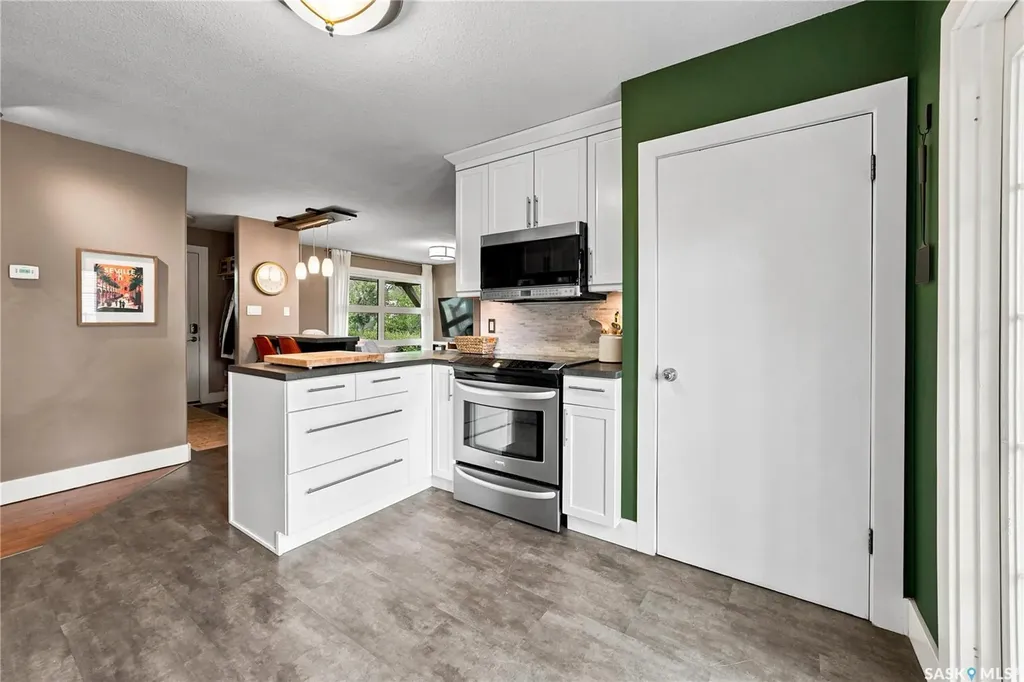 607 E 18th Avenue Regina SK S4N 1E6