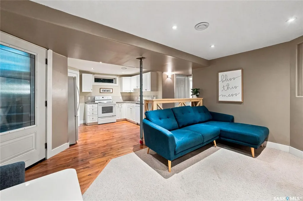 607 E 18th Avenue Regina SK S4N 1E6