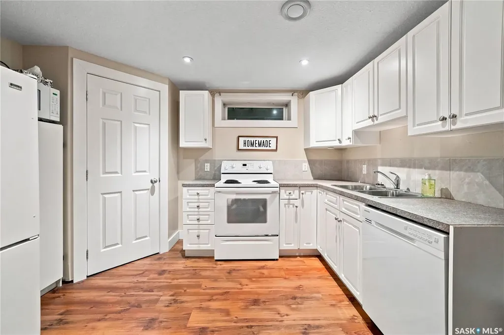 607 E 18th Avenue Regina SK S4N 1E6