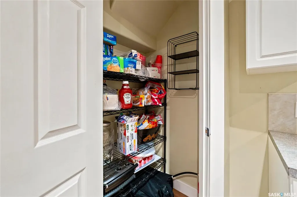 607 E 18th Avenue Regina SK S4N 1E6