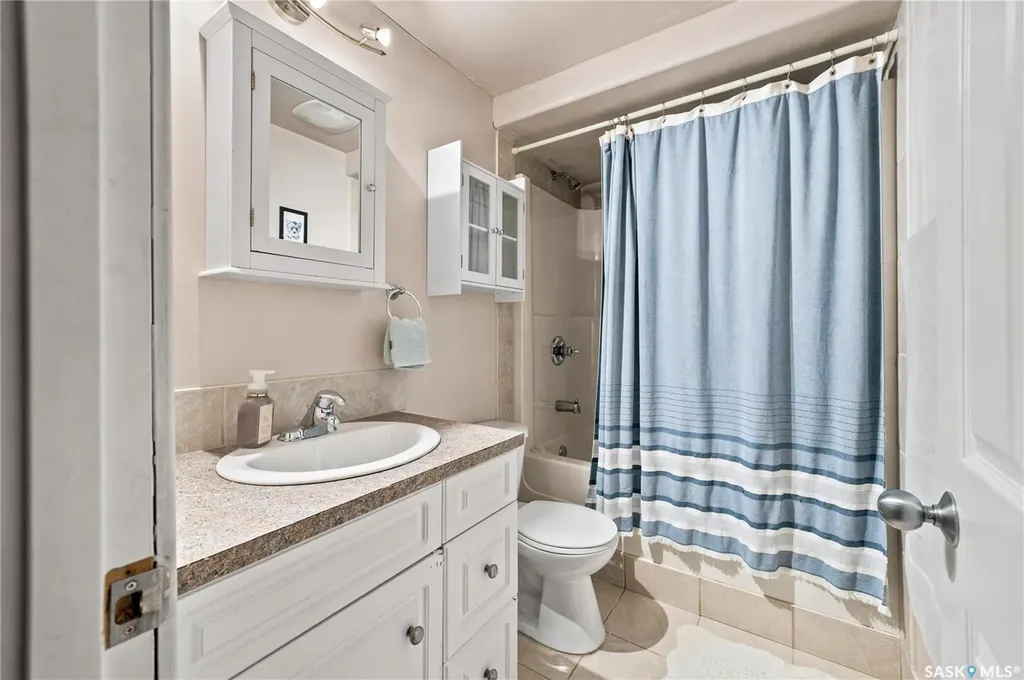 607 E 18th Avenue Regina SK S4N 1E6