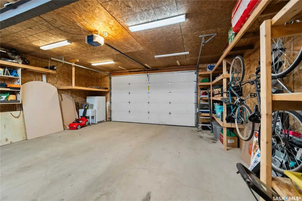 607 E 18th Avenue Regina SK S4N 1E6