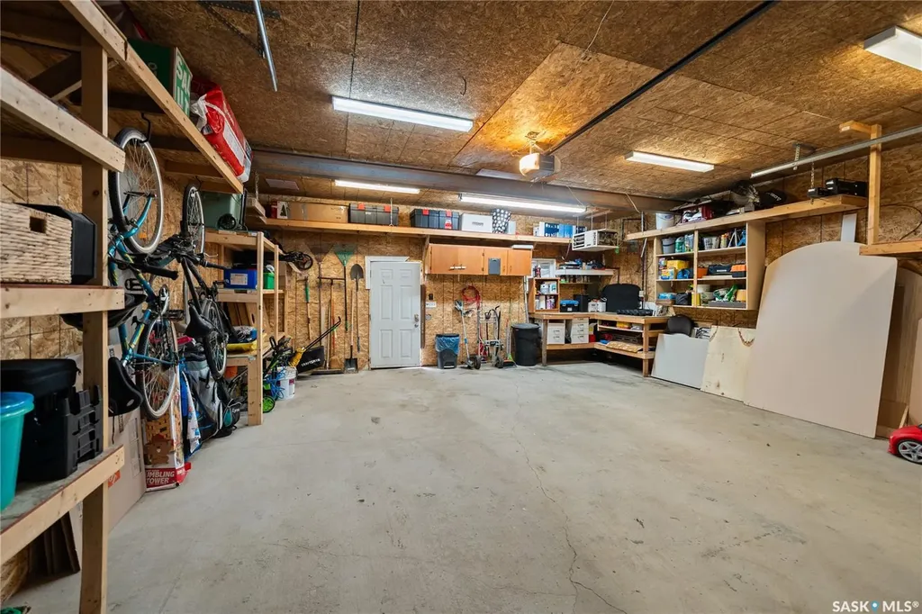 607 E 18th Avenue Regina SK S4N 1E6