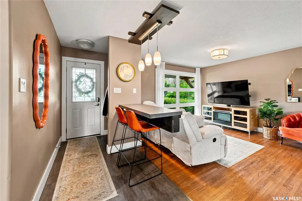 607 E 18th Avenue Regina SK S4N 1E6