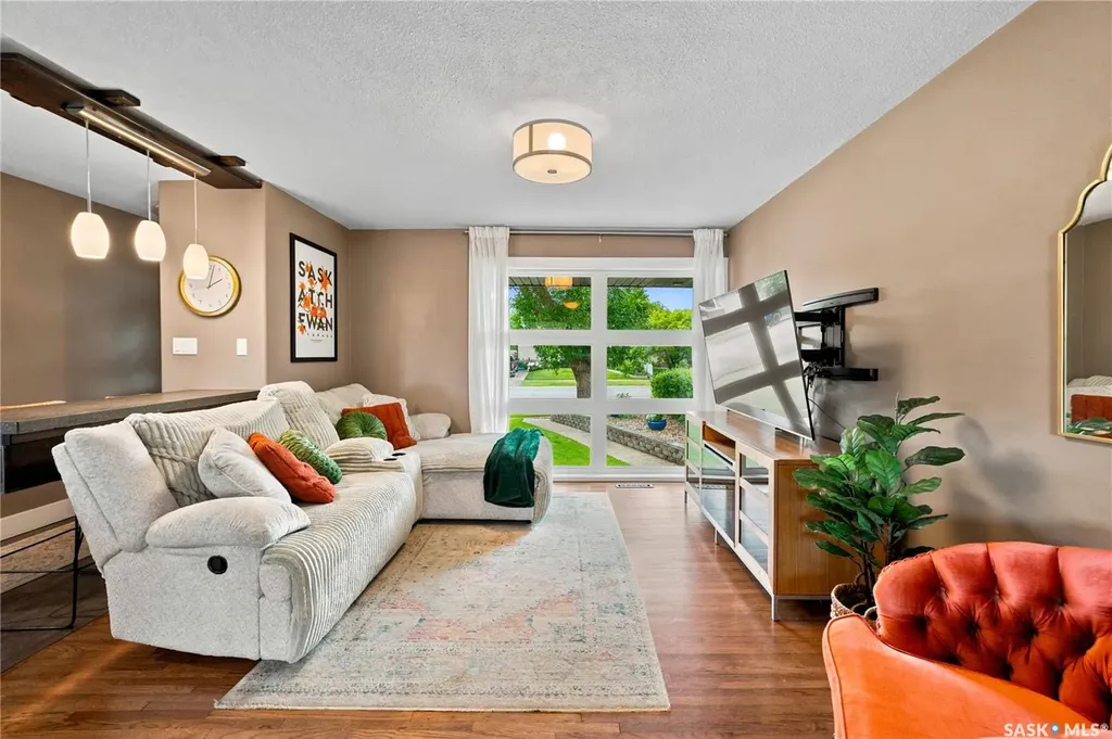 607 E 18th Avenue Regina SK S4N 1E6