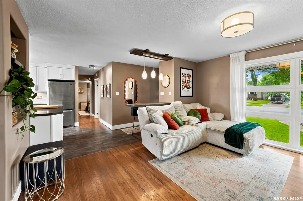 607 E 18th Avenue Regina SK S4N 1E6