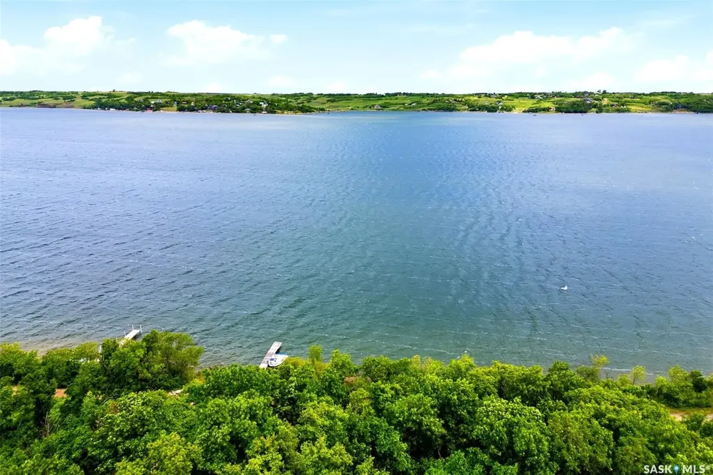 1207 5th Avenue Regina Beach SK S0G 4C0