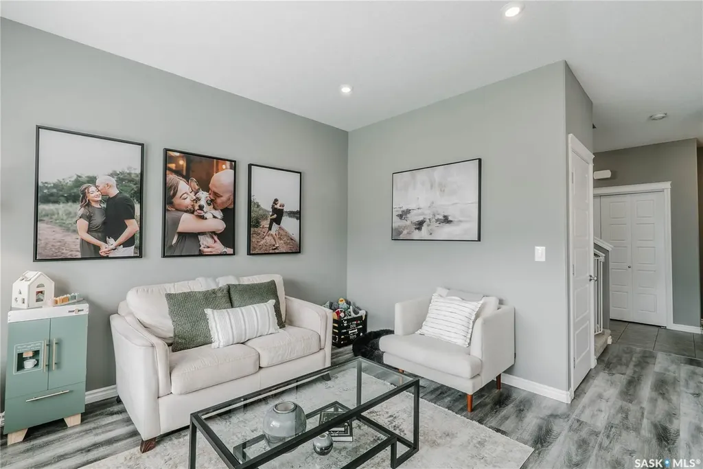 419 Veltkamp Crescent Saskatoon SK S7T 0S2