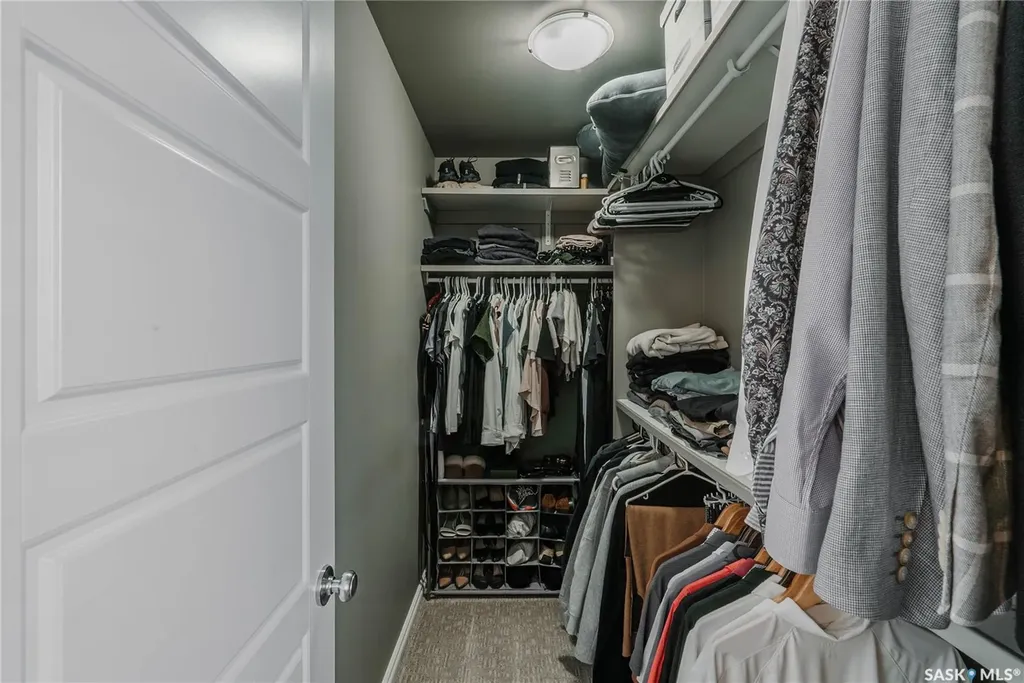 419 Veltkamp Crescent Saskatoon SK S7T 0S2