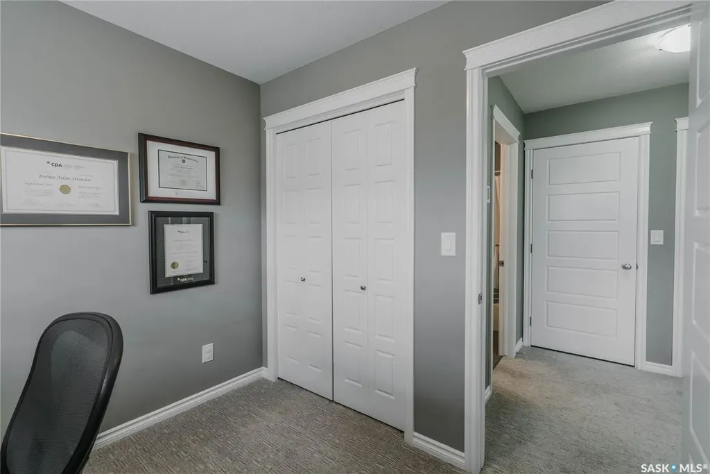 419 Veltkamp Crescent Saskatoon SK S7T 0S2