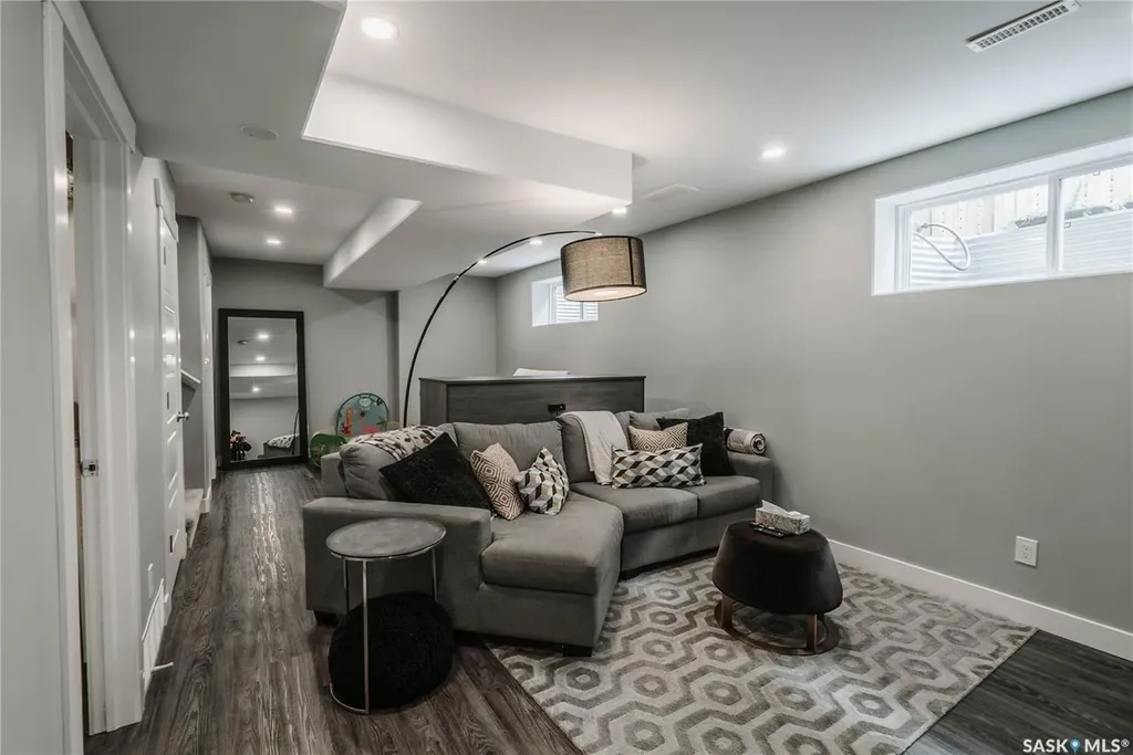 419 Veltkamp Crescent Saskatoon SK S7T 0S2
