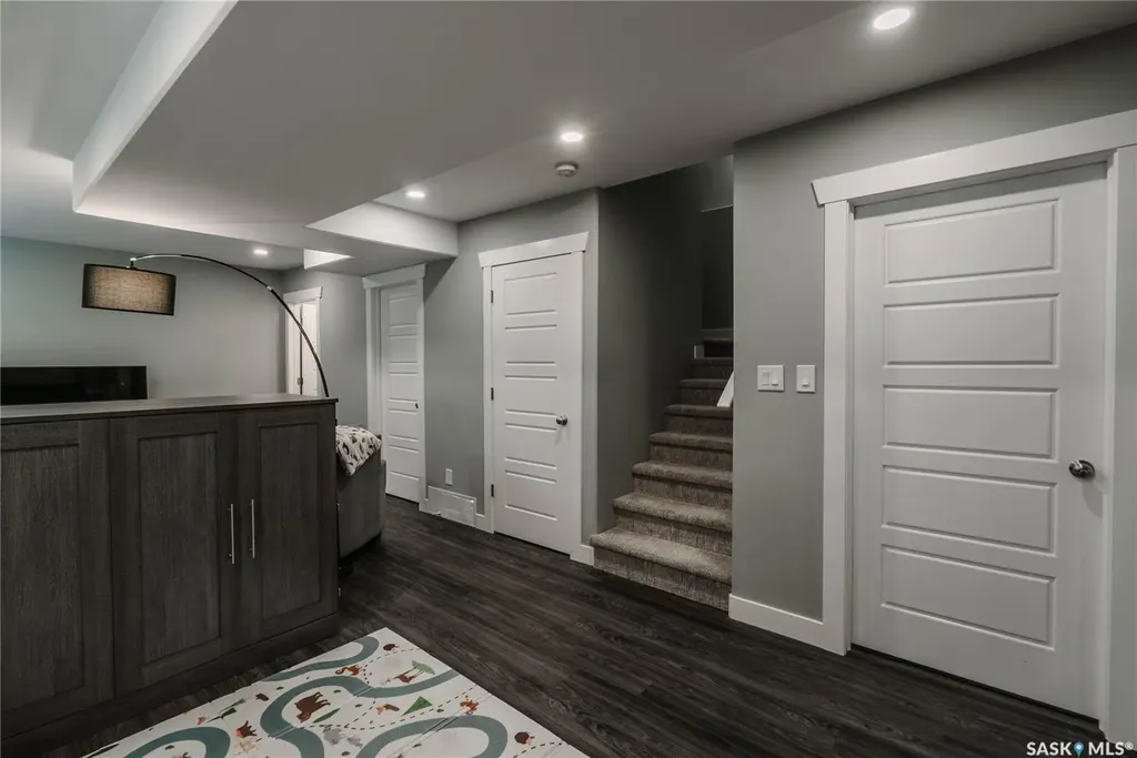 419 Veltkamp Crescent Saskatoon SK S7T 0S2