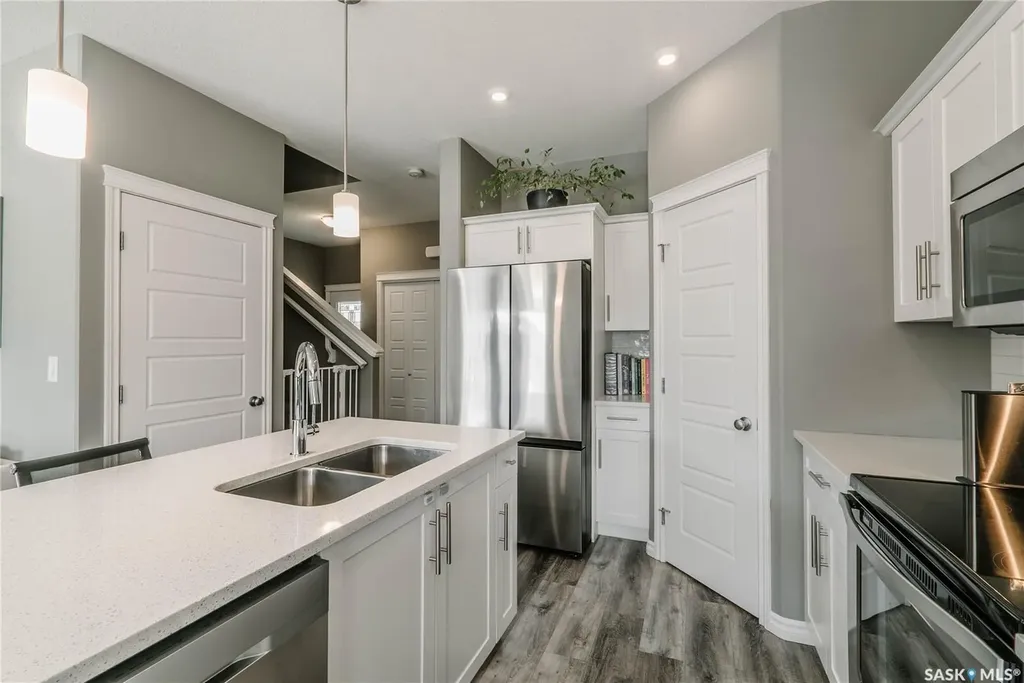 419 Veltkamp Crescent Saskatoon SK S7T 0S2