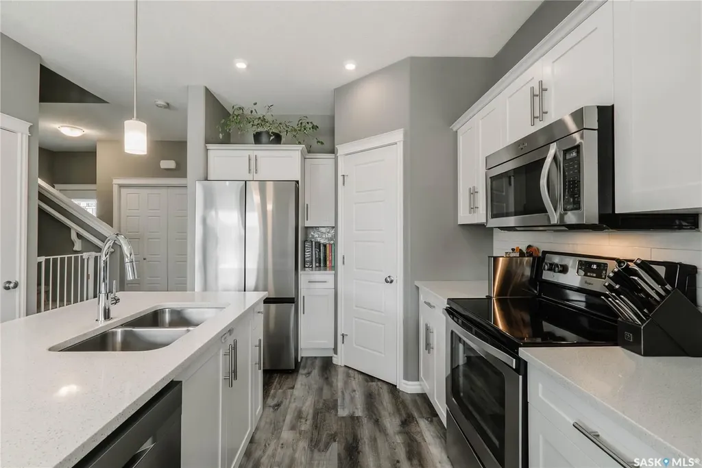 419 Veltkamp Crescent Saskatoon SK S7T 0S2
