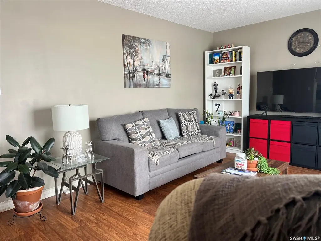 106 104th Street W Saskatoon SK S7N 1M8