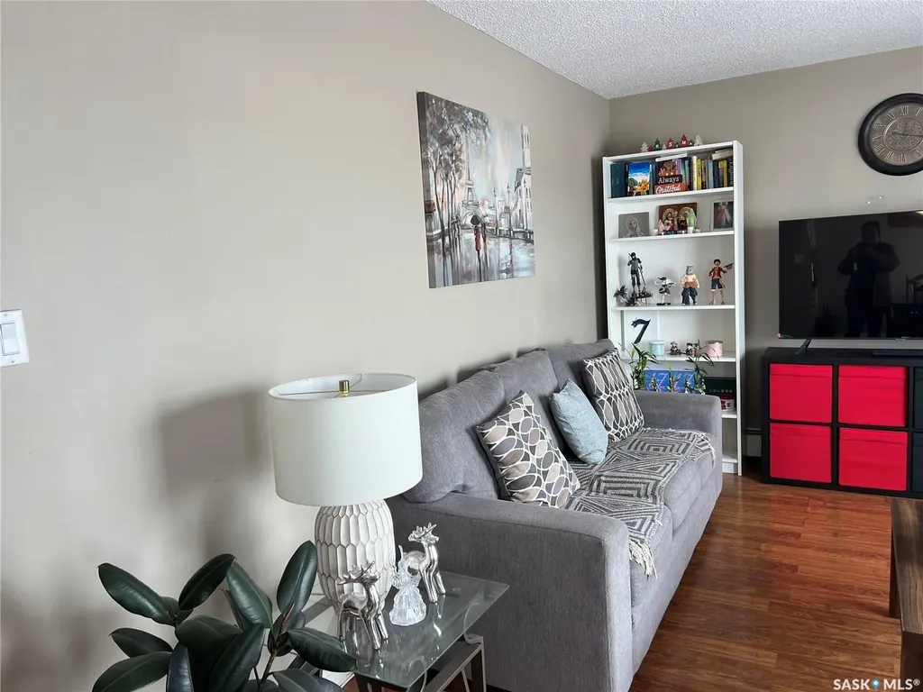 106 104th Street W Saskatoon SK S7N 1M8