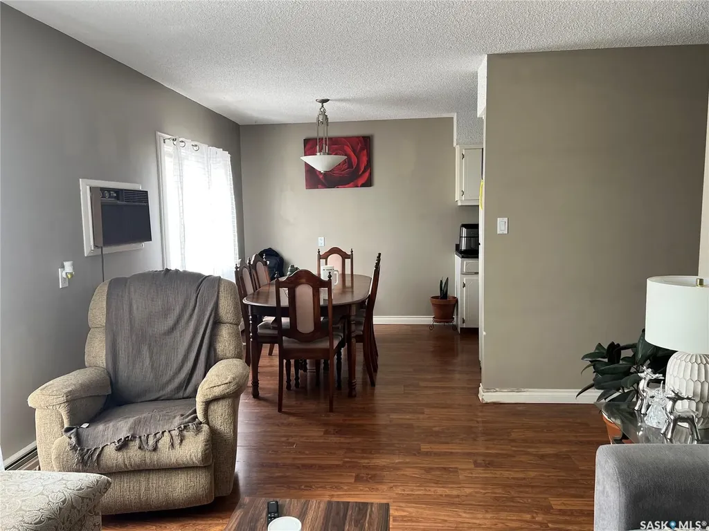 106 104th Street W Saskatoon SK S7N 1M8