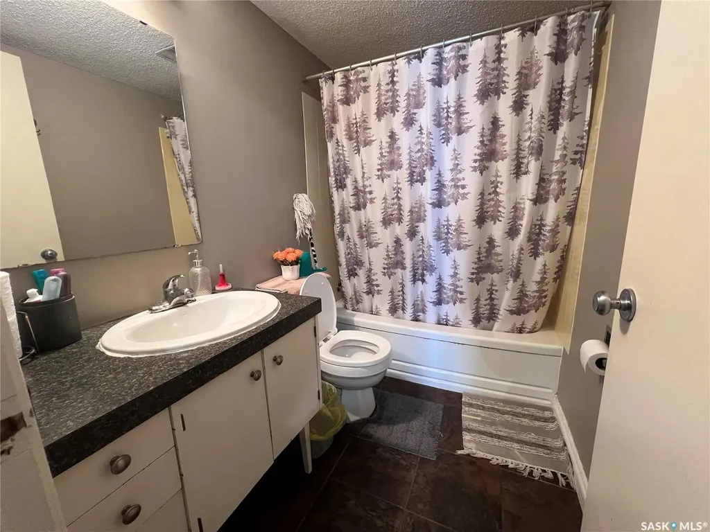106 104th Street W Saskatoon SK S7N 1M8